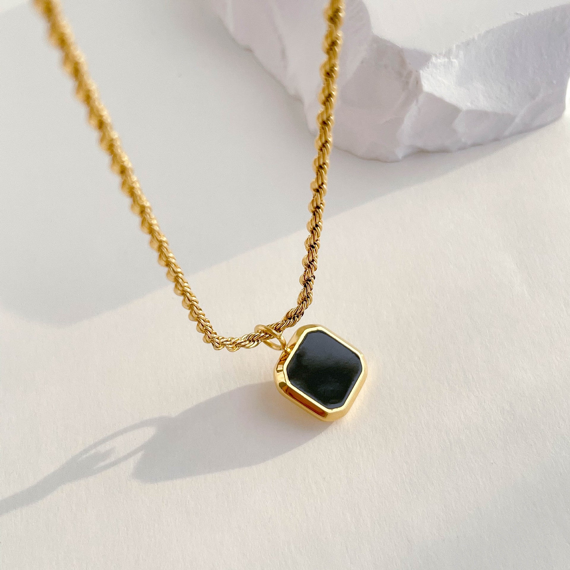 Onyx Neckless - CERPELO